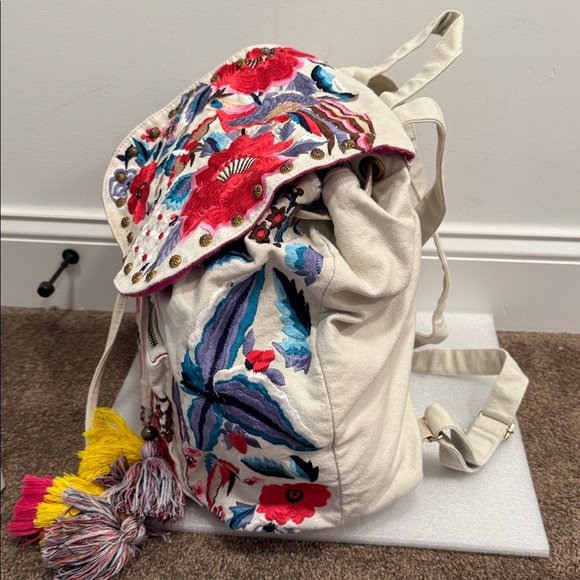 Steve Madden Floral Embroidered Backpack Boho - Picture 2 of 9
